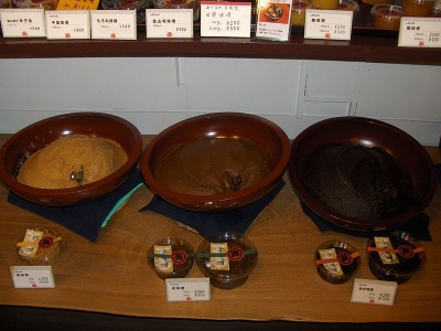 Esposizione di miso da Nishiki Ichiba, a Kyoto (fonte Wikipedia)